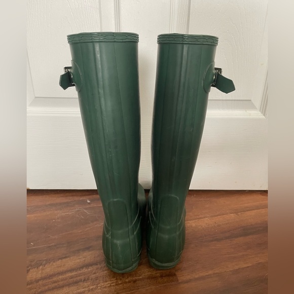 Hunter Original Tall Matte Green Rainboots - Picture 8 of 11